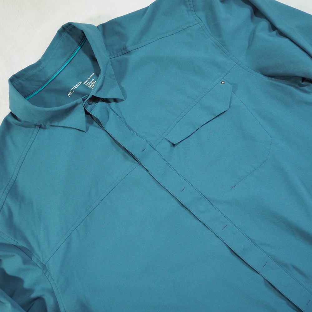 Arcteryx Sz XL Trim Fit Teal Blue Casual Snap Button Shirt